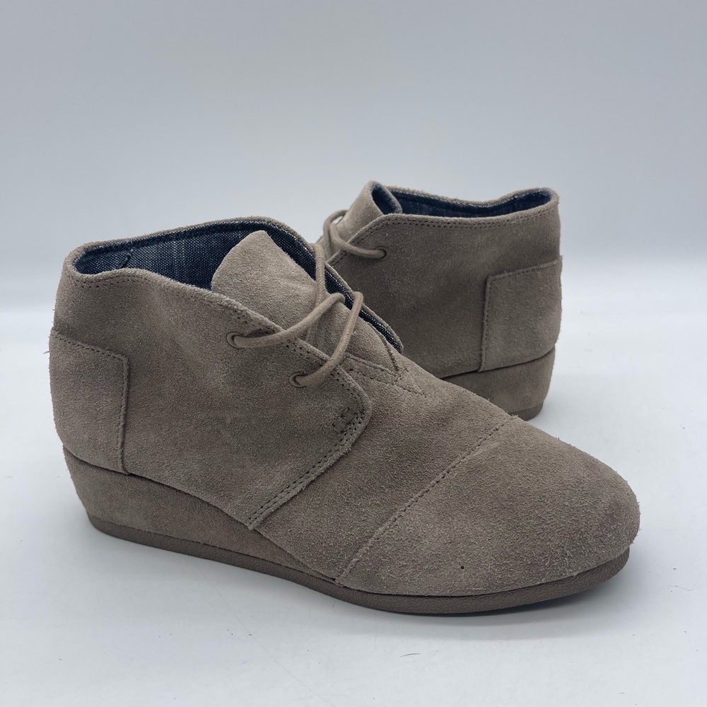 TOMS 300416 Women's Size 6 Wedge Ankle Booties Taupe Suede Laceup Wedge Boots